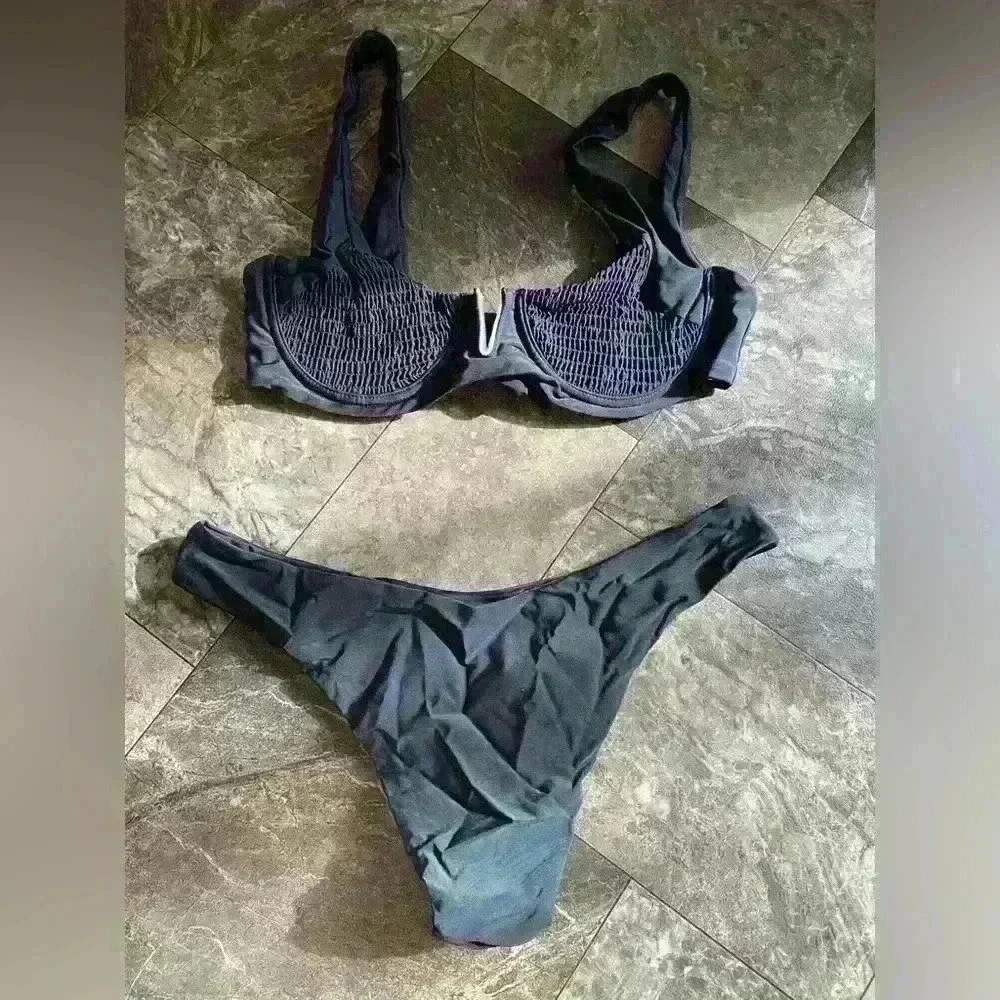 💜 2/$25 Brand New Black & White Bikini Swimsuit Size 8 Has Underwire - Picture 2 of 4